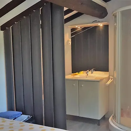 Proche Commerces, Spacieux Pavillon T3 Climatise Avec Jardin - 6vg490 شقة *