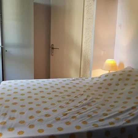 Proche Commerces, Spacieux Pavillon T3 Climatise Avec Jardin - 6vg490 * سان سيبريان