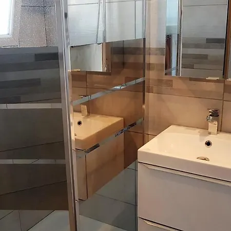 شقة Proche Commerces, Spacieux Pavillon T3 Climatise Avec Jardin - 6vg490